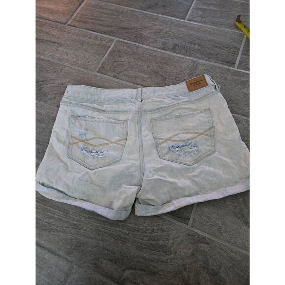 Women's Abercrombie & Fitch Distressed Boyfriend Fit Shorts Lightweight Size 10/ - Picture 5 of 6